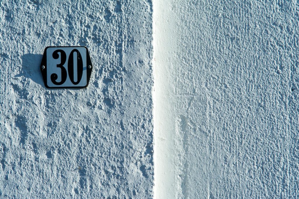 ¿Por qué sigo soltero a los 30? 5 razones por las que te cuesta encontrar el amor y cómo superarlas. - Por que não consigo encontrar ninguém?" 5 Motivos pelos quais você ainda está solteiro(a) aos 30 (e como mudar isso).